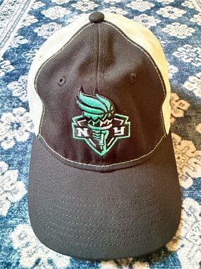 New Era 9Twenty New York Liberty WNBA Black Cream 2024 Draft Adjustable Cap